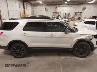 2017 Ford Explorer XLT z VIN 1FM5K8D83HGA30672, wystawiony jako IAAI lot #42209007 z przebiegiem 82 988 mil mil oraz . Historia ofert i sprzedaży dostępna na DreamBid. Obrazek 13.