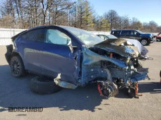2022 Tesla Model Y Performance with VIN 7SAYGDEF8NF375858, listed as a Copart auction lot 46127965 with Not Provided miles and Salvage Title. Bid and sale history available at DreamBid. Image 4.