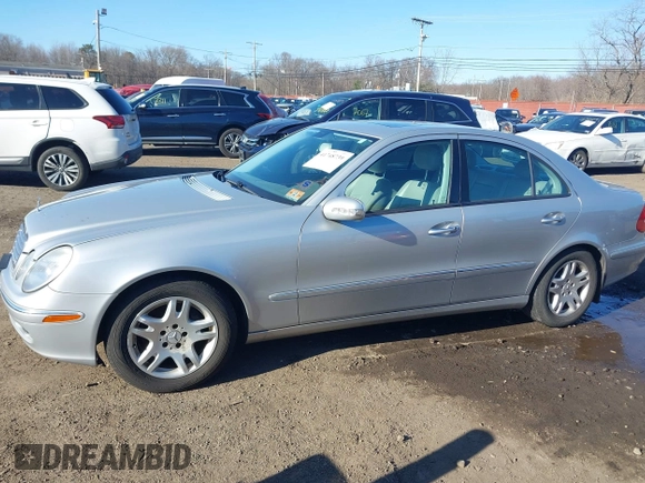 2006 Mercedes-Benz E-Class 3.5L with VIN WDBUF56J06A737827, listed as a IAAI auction lot 41748739 with 197,843 mi miles. Bid and sale history available at carsss.com. Image 18.