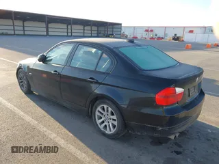 2007 BMW 3 Series 328i with VIN WBAVA33517KX71235, listed as a IAAI auction lot 41844096 with 202,111 mi miles and . Bid and sale history available at DreamBid. Image 3.
