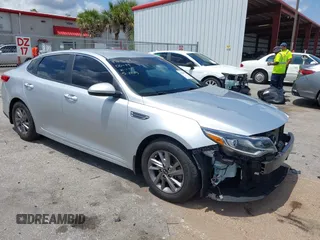 2020 Kia Optima LX z VIN 5XXGT4L32LG420218, wystawiony jako IAAI lot #42193637 z przebiegiem 109 464 mil mil oraz . Historia ofert i sprzedaży dostępna na DreamBid. Obrazek 1.