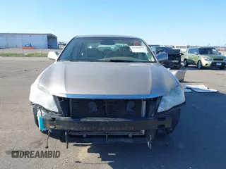 2008 Toyota Avalon XL z VIN 4T1BK36B48U256087, wystawiony jako IAAI lot #42186677 z przebiegiem 191 974 mil mil oraz . Historia ofert i sprzedaży dostępna na DreamBid. Obrazek 13.