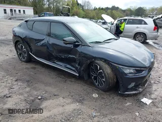 2022 Kia EV6 Wind z VIN KNDC3DLC0N5073669, wystawiony jako IAAI lot #41916193 z przebiegiem 38 121 mil mil oraz . Historia ofert i sprzedaży dostępna na DreamBid. Obrazek 1.