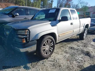 2005 Chevrolet Silverado 1500 Z71 with VIN 1GCEK19Z65Z170339, listed as a IAAI auction lot 41128863 with 250,826 mi miles. Bid and sale history available at carsss.com. Image 23.