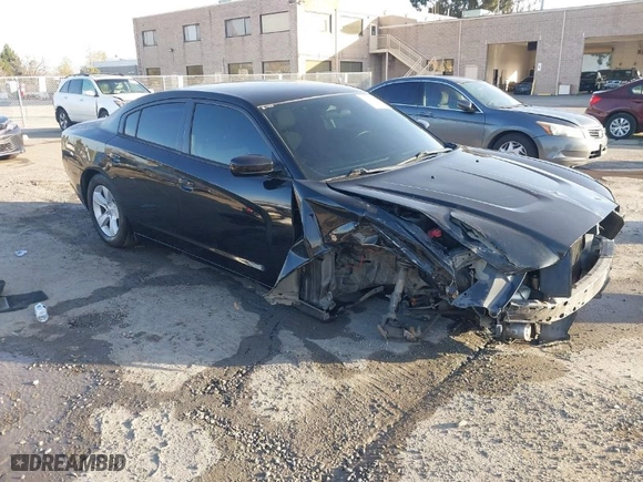 2014 Dodge Charger SE with VIN 2C3CDXBGXEH353860, listed as a IAAI auction lot 41819065 with 158,774 mi miles. Bid and sale history available at carsss.com. Image 1.