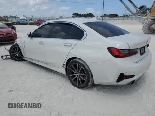 2022 BMW 3 Series 330i z VIN 3MW5R1J04N8C45622, wystawiony jako Copart lot #55467275 z przebiegiem 42 977 mil mil oraz Szkoda całkowita • Salvage title. Historia ofert i sprzedaży dostępna na DreamBid. Obrazek 2.