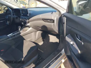 2022 Nissan Sentra SV z VIN 3N1AB8CV6NY230923, wystawiony jako IAAI lot #41455204 z przebiegiem 58 640 mil mil oraz . Historia ofert i sprzedaży dostępna na DreamBid. Obrazek 5.