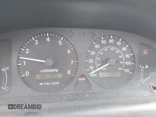 1999 Chevrolet Prizm z VIN 1Y1SK5487XZ439374, wystawiony jako IAAI lot #41746472 z przebiegiem 152 674 mil mil oraz . Historia ofert i sprzedaży dostępna na DreamBid. Obrazek 7.