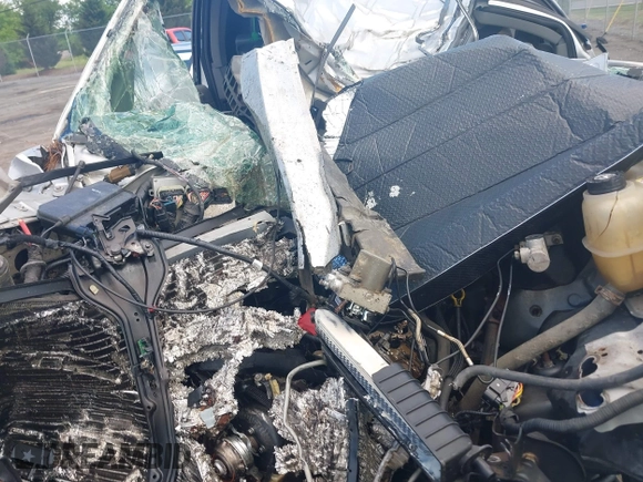 2007 Ford F-150 STX with VIN 1FTRX14W77FA99690, listed as a IAAI auction lot 42277657 with Not provided miles and . Bid and sale history available at DreamBid. Image 10.
