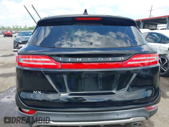 2017 Lincoln MKC Reserve with VIN 5LMCJ3C95HUL54101, listed as a IAAI auction lot 42272528 with 32,815 mi miles and . Bid and sale history available at DreamBid. Image 16.