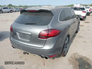 2012 Porsche Cayenne Turbo с VIN WP1AC2A29CLA80486, выставлен на аукционе IAAI как лот 42324263 с пробегом 106 588 миль миль и . История ставок и продаж доступна на DreamBid. Изображение 4.