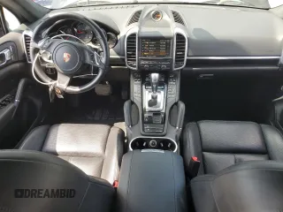 2014 Porsche Cayenne Diesel z VIN WP1AF2A2XELA38306, wystawiony jako Copart lot #63601805 z przebiegiem 136 341 mil mil oraz Szkoda całkowita • Salvage title. Historia ofert i sprzedaży dostępna na DreamBid. Obrazek 8.