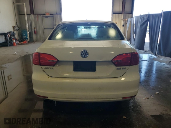 2013 Volkswagen Jetta SE z VIN 3VWDX7AJ4DM385480, wystawiony jako Copart lot #54165675 z przebiegiem 93 648 mil mil oraz Czysty tytuł • Clean title. Historia ofert i sprzedaży dostępna na DreamBid. Obrazek 6.
