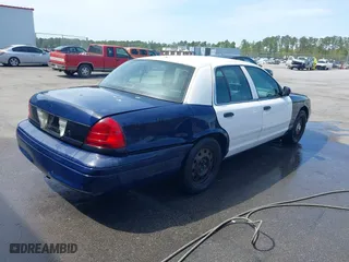 2008 Ford Police Interceptor with VIN 2FAHP71V38X172561, listed as a IAAI auction lot 41907329 with 1 mi miles. Bid and sale history available at carsss.com. Image 4.
