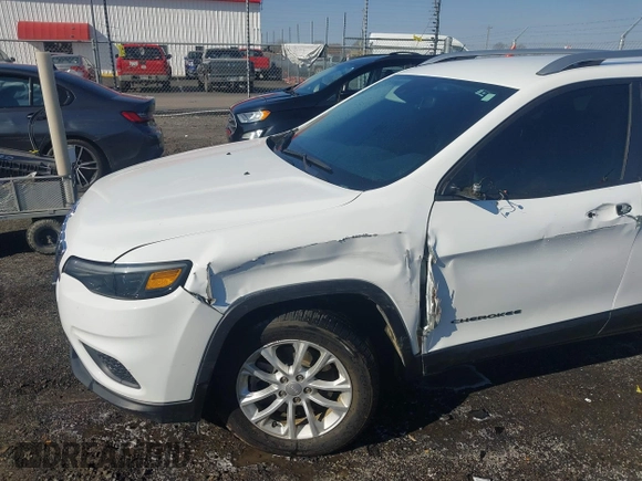 2021 Jeep Cherokee Latitude with VIN 1C4PJLCBXMD207987, listed as a IAAI auction lot 41422014 with 62,222 mi miles. Bid and sale history available at carsss.com. Image 6.