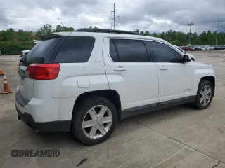 2011 GMC Terrain SLT-1 z VIN 2CTFLVE59B6448836, wystawiony jako Copart lot #58083495 z przebiegiem 214 092 mil mil oraz Czysty tytuł • Clean title. Historia ofert i sprzedaży dostępna na DreamBid. Obrazek 3.