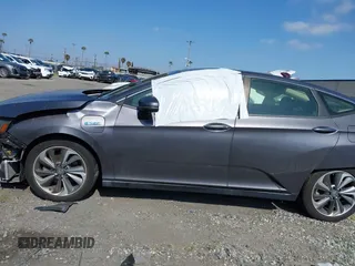 2018 Honda Clarity Plug-In Hybrid with VIN JHMZC5F19JC021696, listed as a IAAI auction lot 41920191 with 1 mi miles. Bid and sale history available at carsss.com. Image 15.