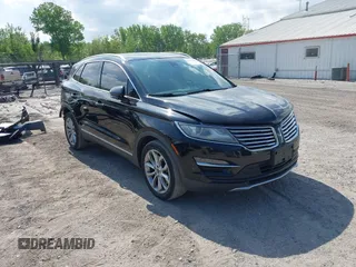 2016 Lincoln MKC Select z VIN 5LMCJ2D99GUJ11480, wystawiony jako IAAI lot #42245003 z przebiegiem 135 400 mil mil oraz . Historia ofert i sprzedaży dostępna na DreamBid. Obrazek 1.