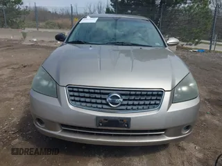 2005 Nissan Altima 2.5 S with VIN 1N4AL11D65C172094, listed as a IAAI auction lot 42115492 with 156,703 mi miles. Bid and sale history available at carsss.com. Image 6.