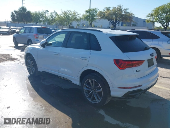 2022 Audi Q3 S line Premium z VIN WA1DECF37N1092225, wystawiony jako IAAI lot #41786815 z przebiegiem 41 973 mil mil oraz . Historia ofert i sprzedaży dostępna na DreamBid. Obrazek 3.
