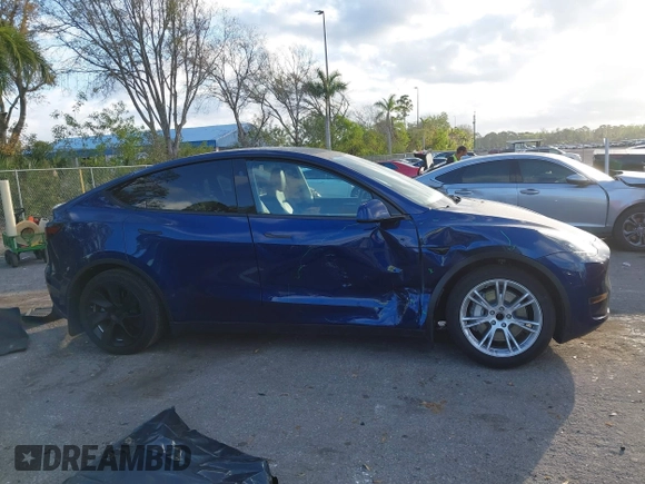 2024 Tesla Model Y с VIN 7SAYGDED5RF015208, выставлен на аукционе IAAI как лот 41608087 с пробегом 10 059 миль миль и . История ставок и продаж доступна на DreamBid. Изображение 13.