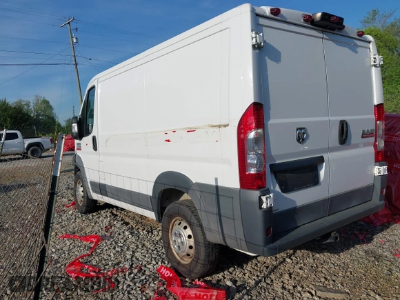 2017 Ram ProMaster Cargo with VIN 3C6TRVNGXHE509898, listed as a IAAI auction lot 40422460 with 191,912 mi miles. Bid and sale history available at carsss.com. Image 3.
