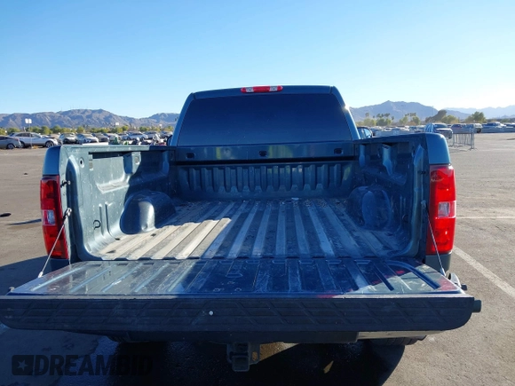 2009 Chevrolet Silverado 1500 with VIN 1GCEC24039Z215240, listed as a IAAI auction lot 41308199 with 104,662 mi miles and . Bid and sale history available at DreamBid. Image 8.