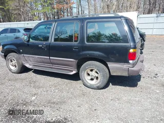 1997 Mercury Mountaineer z VIN 4M2DU55P8VUJ17747, wystawiony jako IAAI lot #41951530 z przebiegiem 79 377 mil mil oraz . Historia ofert i sprzedaży dostępna na DreamBid. Obrazek 6.