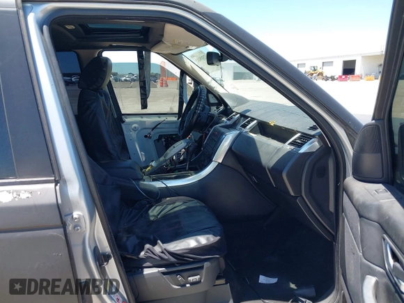 2009 Land Rover Range Rover Sport HSE with VIN SALSF25459A199061, listed as a IAAI auction lot 42319481 with 147,083 mi miles and . Bid and sale history available at DreamBid. Image 5.