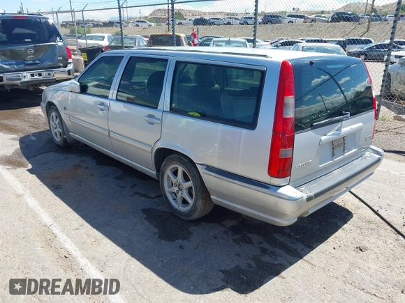 2000 Volvo V70 with VIN YV1LW61J8Y2647178, listed as a IAAI auction lot 42636533 with 128,619 mi miles and . Bid and sale history available at DreamBid. Image 3.