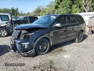 2018 Ford Explorer XLT z VIN 1FM5K7D82JGB75394, wystawiony jako Copart lot #55030535 z przebiegiem 129 033 mil mil oraz Szkoda całkowita • Salvage title. Historia ofert i sprzedaży dostępna na DreamBid. Obrazek 1.