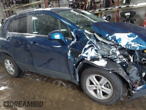 2020 Chevrolet Trax LT with VIN KL7CJPSB9LB330369, listed as a IAAI auction lot 41284251 with 26,848 mi miles. Bid and sale history available at carsss.com. Image 13.