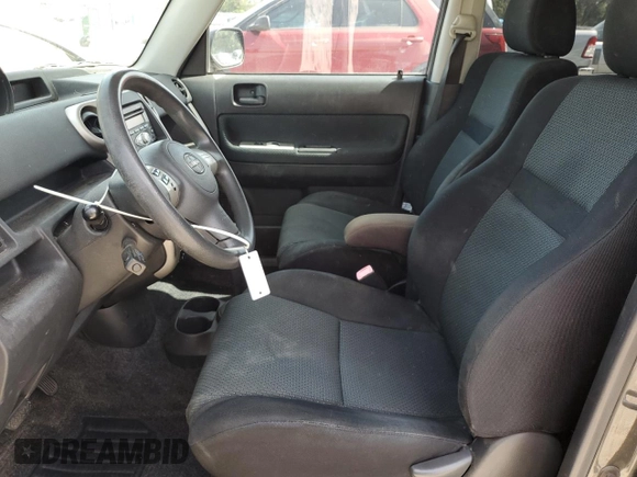 2006 Scion xB z VIN JTLKT324164100826, wystawiony jako Copart lot #59614415 z przebiegiem 226 186 mil mil oraz Szkoda całkowita • Salvage title. Historia ofert i sprzedaży dostępna na DreamBid. Obrazek 7.