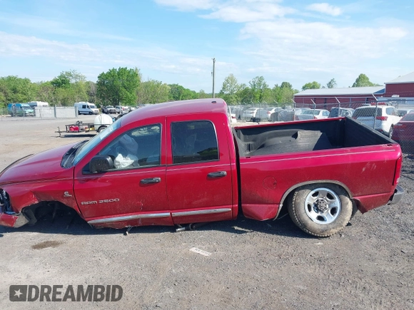 2006 Dodge 2500 SLT z VIN 1D7KS28C76J202159, wystawiony jako IAAI lot #42167349 z przebiegiem 71 407 mil mil oraz . Historia ofert i sprzedaży dostępna na DreamBid. Obrazek 15.