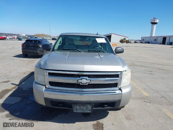 2007 Chevrolet Silverado 1500 LT w/2LT with VIN 2GCEK133371710617, listed as a IAAI auction lot 41846794 with NaN miles. Bid and sale history available at carsss.com. Image 12.