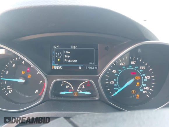 2016 Ford Escape SE with VIN 1FMCU9GXXGUB10447, listed as a IAAI auction lot 41879610 with 137,913 mi miles. Bid and sale history available at carsss.com. Image 7.
