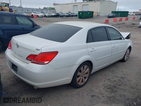 2006 Toyota Avalon XL with VIN 4T1BK36B46U156732, listed as a IAAI auction lot 41946773 with 203,343 mi miles. Bid and sale history available at carsss.com. Image 4.