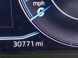 2021 Volkswagen Arteon SE z VIN WVWAR7AN5ME012022, wystawiony jako IAAI lot #41964379 z przebiegiem 30 771 mil mil oraz . Historia ofert i sprzedaży dostępna na DreamBid. Obrazek 15.