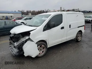 2013 Nissan NV200 SV z VIN 3N6CM0KN4DK696075, wystawiony jako Copart lot #82459404 z przebiegiem 255 146 mil mil oraz Szkoda całkowita • Salvage title. Historia ofert i sprzedaży dostępna na DreamBid. Obrazek 1.