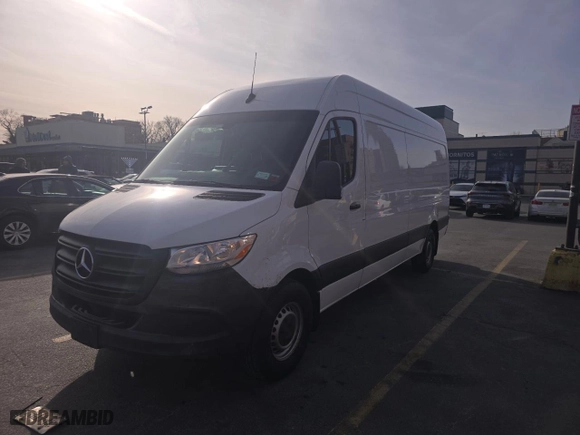 2022 Mercedes-Benz Sprinter Cargo Van with VIN W1Y4DCHYXNT090972, listed as a Copart auction lot 44685845 with 395 mi miles and Clean Title. Bid and sale history available at carsss.com. Image 2.