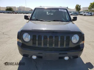 2014 Jeep Patriot Altitude with VIN 1C4NJPBA3ED758528, listed as a Copart auction lot 58076435 with 252,479 mi miles and Clean title. Bid and sale history available at DreamBid. Image 5.