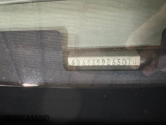 1979 Cadillac Fleetwood z VIN 6B69S99265014, wystawiony jako Copart lot #77011414 z przebiegiem 80 673 mil mil oraz Czysty tytuł • Clean title. Historia ofert i sprzedaży dostępna na DreamBid. Obrazek 10.