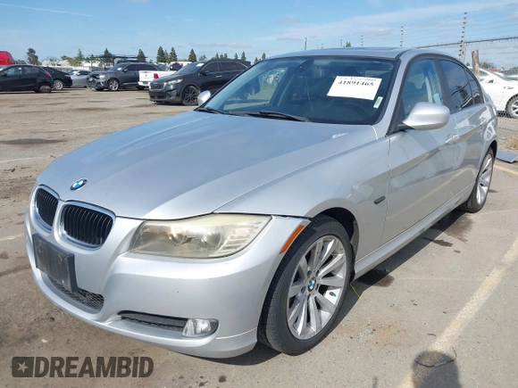 2011 BMW 3 Series 328i with VIN WBAPH5C51BA441481, listed as a IAAI auction lot 41891465 with 116,780 mi miles and . Bid and sale history available at carsss.com. Image 19.