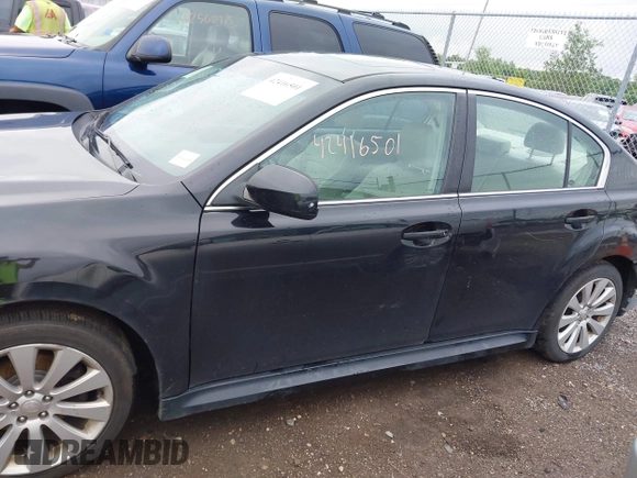 2011 Subaru Legacy Limited Power Moon z VIN 4S3BMCK63B3233033, wystawiony jako IAAI lot #42416501 z przebiegiem 208 986 mil mil oraz . Historia ofert i sprzedaży dostępna na DreamBid. Obrazek 15.