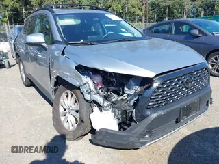 2023 Toyota Corolla Cross LE z VIN 7MUBAABG4PV062357, wystawiony jako IAAI lot #42616530 z przebiegiem 10 366 mil mil oraz . Historia ofert i sprzedaży dostępna na DreamBid. Obrazek 6.