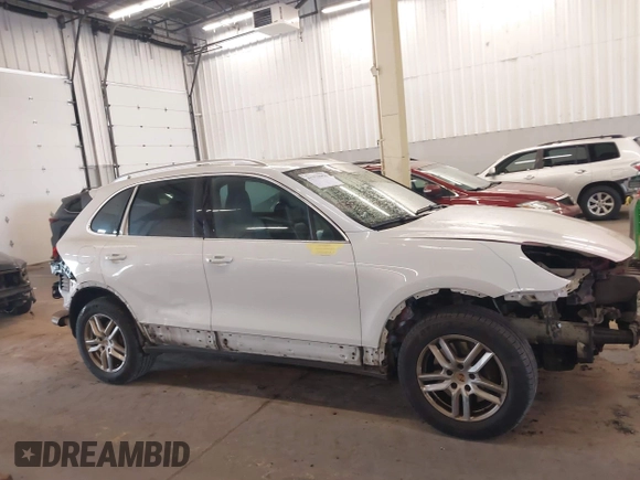 2016 Porsche Cayenne with VIN WP1AA2A26GLA10357, listed as a IAAI auction lot 41370956 with 96,026 mi miles. Bid and sale history available at carsss.com. Image 14.