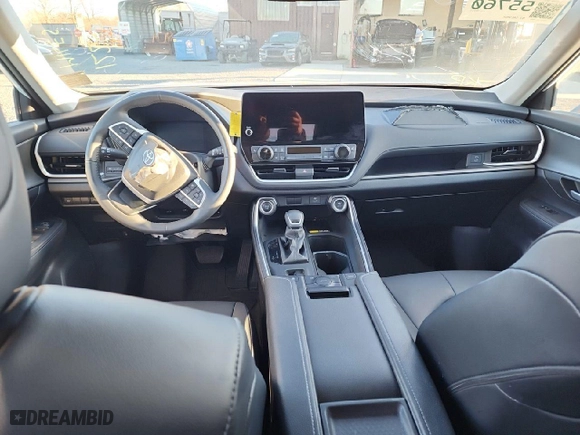2024 Toyota Grand Highlander XLE with VIN 5TDAAAB52RS009597, listed as a Copart auction lot 53631745 with 12,247 mi miles and Salvage Title. Bid and sale history available at carsss.com. Image 9.