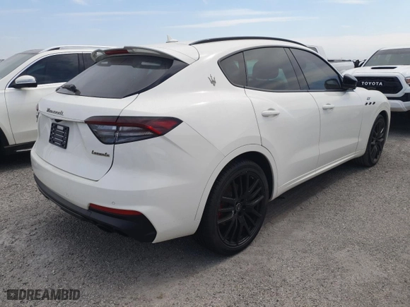 2022 Maserati Levante GT with VIN ZN661XUA2NX396142, listed as a Copart auction lot 74975334 with 0 mi miles and Salvage Title. Bid and sale history available at carsss.com. Image 3.