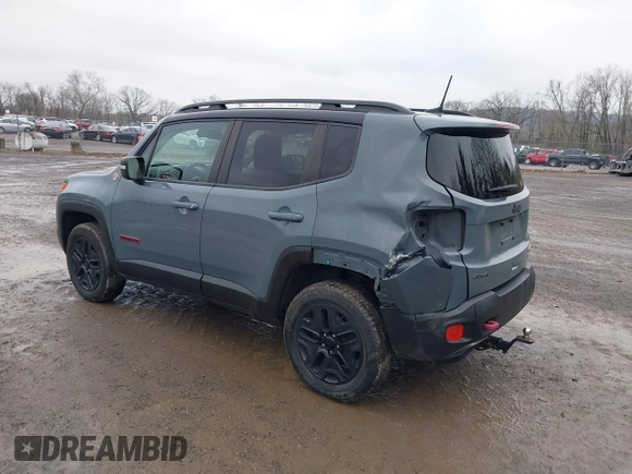 2018 Jeep Renegade Trailhawk with VIN ZACCJBCB4JPH63797, listed as a IAAI auction lot 41976767 with 111,628 mi miles. Bid and sale history available at carsss.com. Image 3.