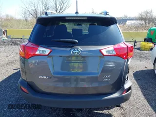 2014 Toyota RAV4 XLE with VIN 2T3RFREV2EW143193, listed as a IAAI auction lot 41892552 with 185,433 mi miles. Bid and sale history available at carsss.com. Image 16.